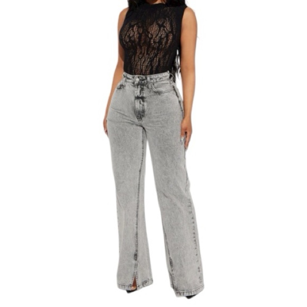 Fashion Nova Women's Gray Jeans Making In Obvious Split Hem Jeans -Grey, Size: 5